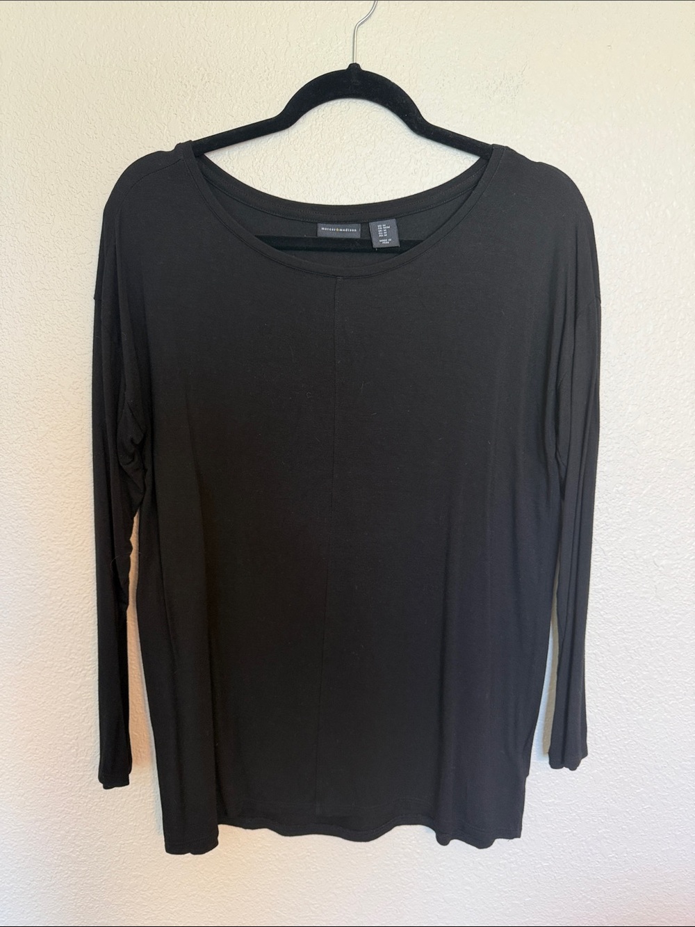 mercer & madison Long-Sleeve Scoop Neck Top in Black